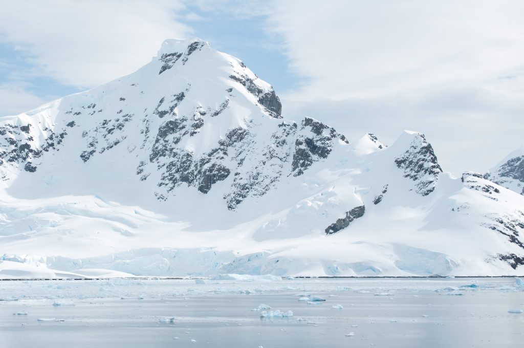 The best time to travel to Antarctica for pristine landscapes 