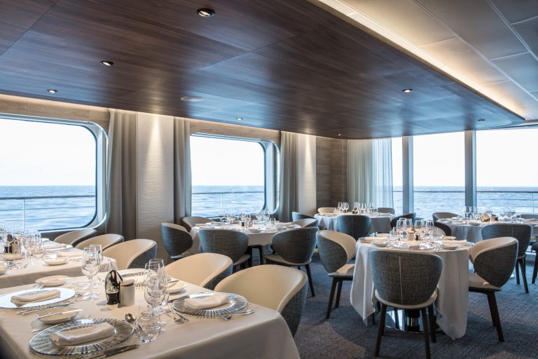 Gastronomic Restaurant Nuna (the earth) - Deck 5. © Gilles Trillard