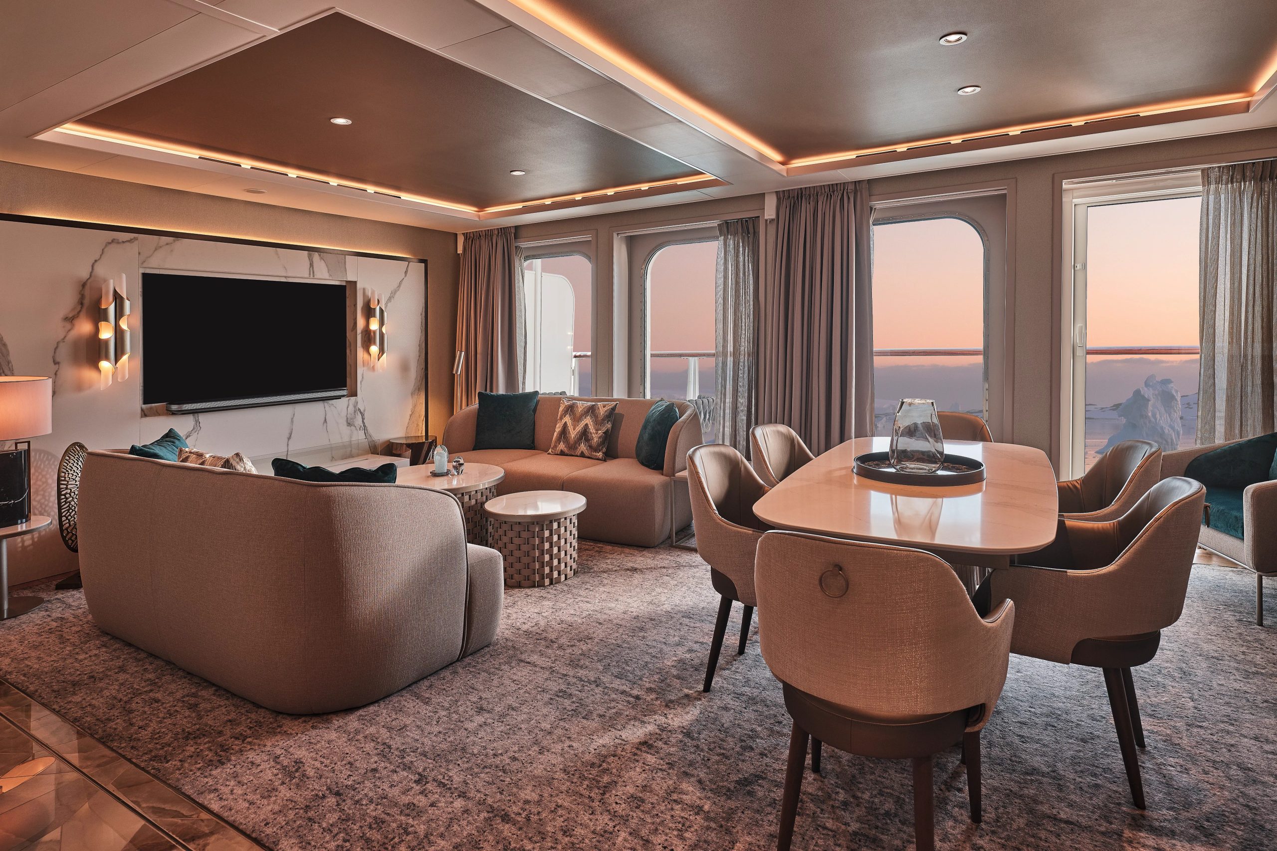 Silver Endeavour Grand Suite